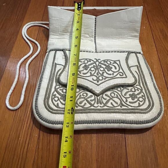 Vintage Beige Moroccan Handmade Berber Purse. Vintage Leather Embroidered Bag - Picture 14 of 16